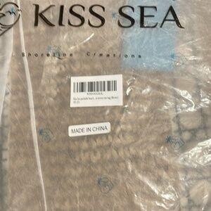 Kiss Sea Woven Tote Bag